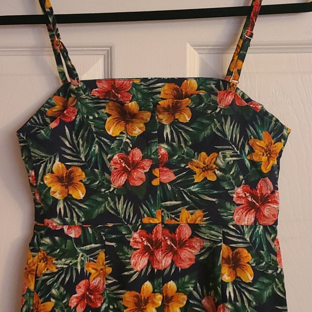 Dress - Picture 3 of 3